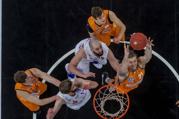 圣保利通过 圣保利通过