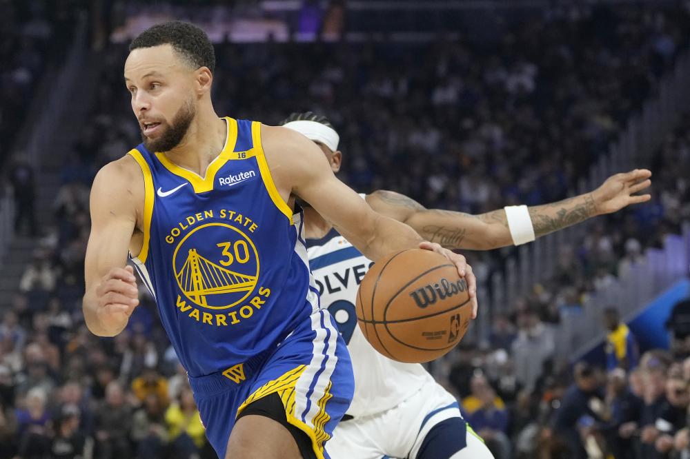 梁靖崑晋级WTT新加坡大满贯男单8强央视新闻客户端.